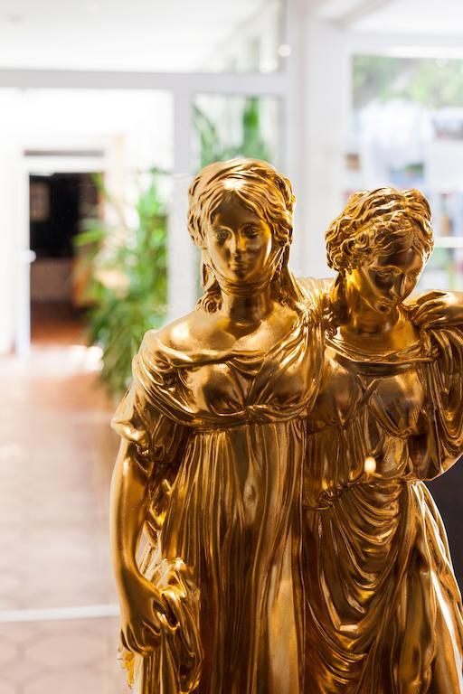 Hotel Garni Schlossgarten نوستريليتز المظهر الخارجي الصورة